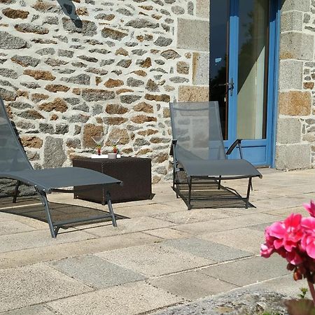 La Maison Bleue Saint-Sauveur-des-Landes Esterno foto