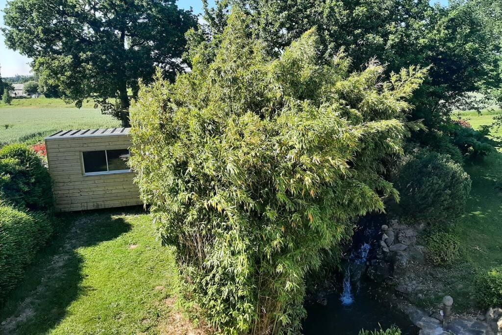 La Maison Bleue Saint-Sauveur-des-Landes Esterno foto