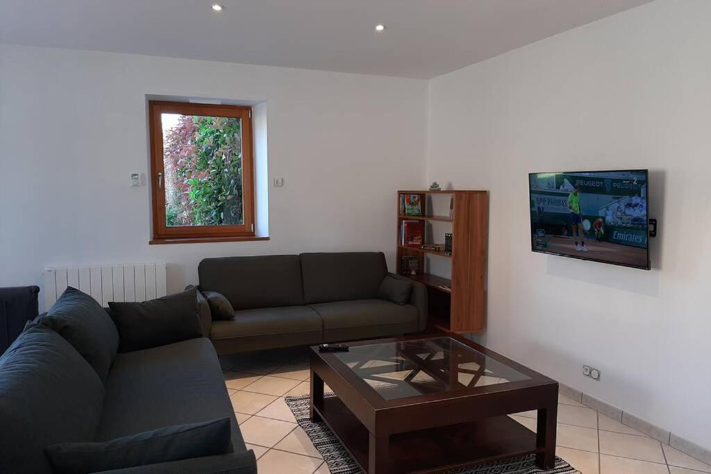 La Maison Bleue Saint-Sauveur-des-Landes Esterno foto